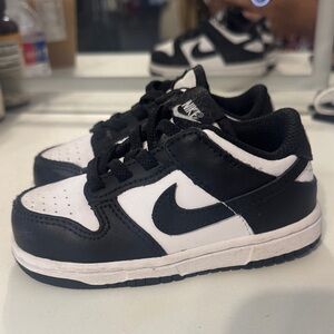 Toddler/child Nike Kids Black and White Sneakers